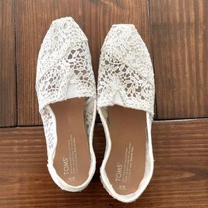 White Lace Toms